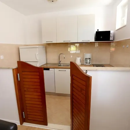 By The Sea - 10342 * Trogir